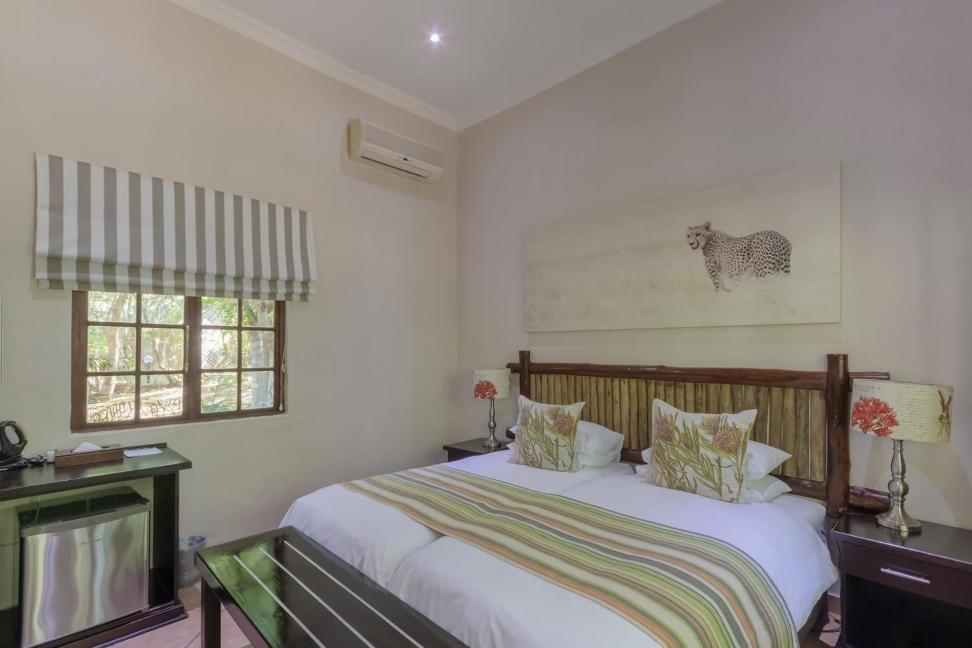 שלושלואי Emdoneni Lodge With Zululand Cat Conservation Project מראה חיצוני תמונה