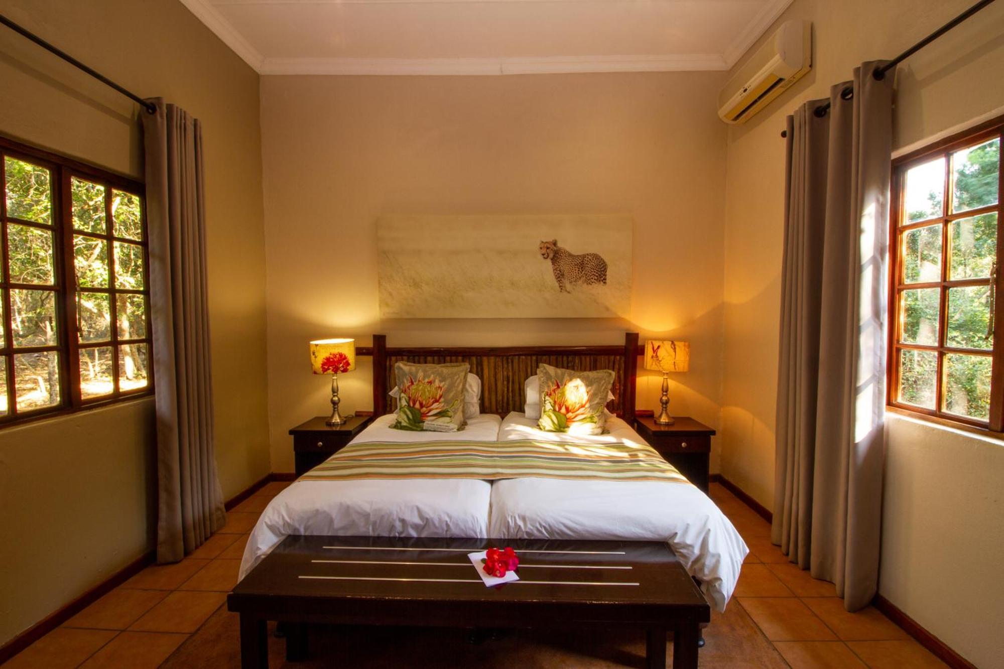 שלושלואי Emdoneni Lodge With Zululand Cat Conservation Project מראה חיצוני תמונה
