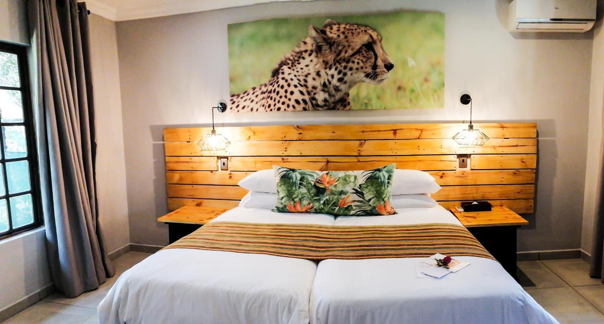 שלושלואי Emdoneni Lodge With Zululand Cat Conservation Project מראה חיצוני תמונה